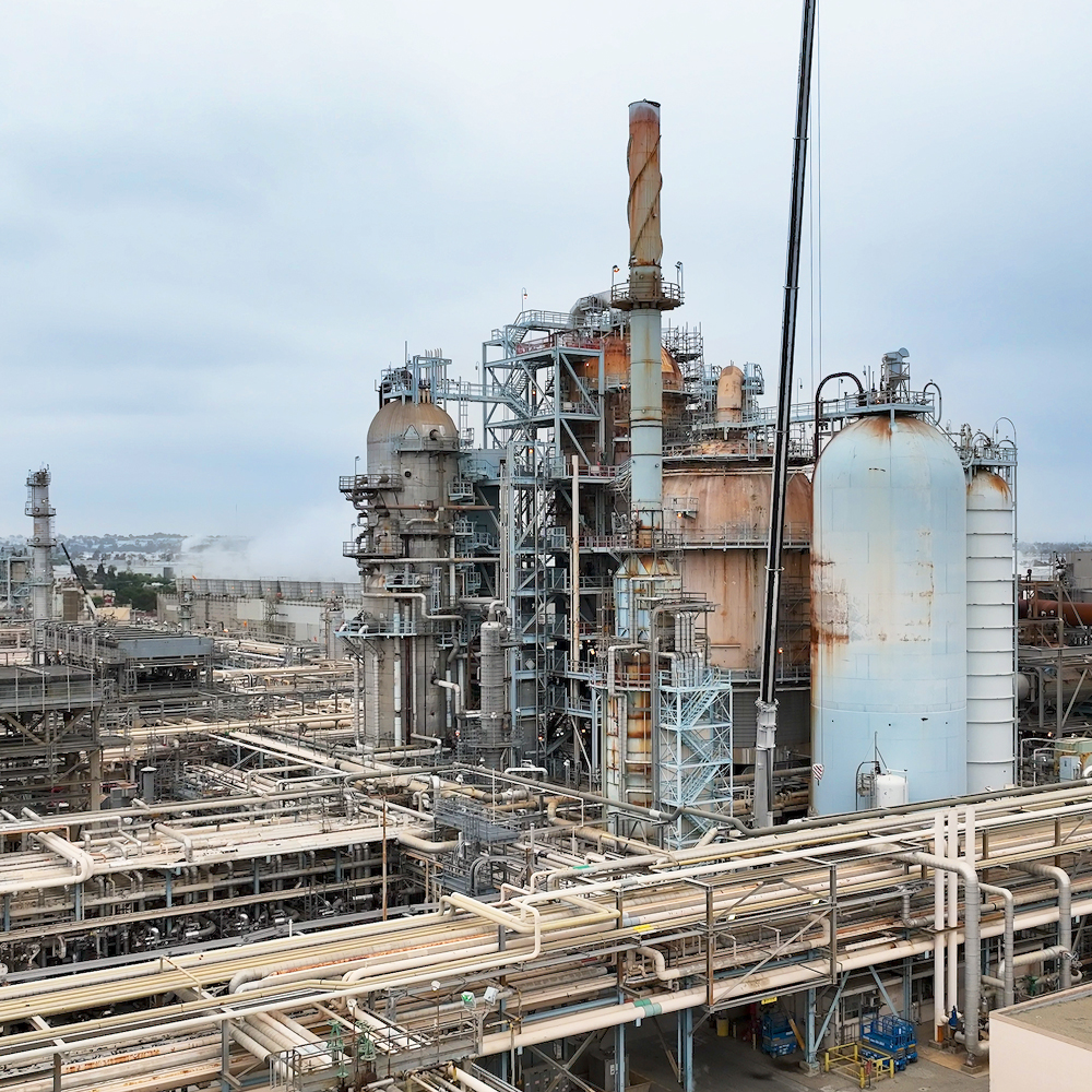 Unidad de craqueo catal&iacute;tico en la refiner&iacute;a de Marathon en Los &Aacute;ngeles